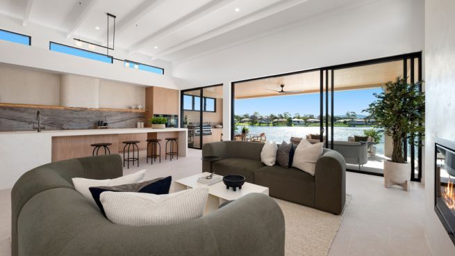Lounge, Kitchen, Outdoor