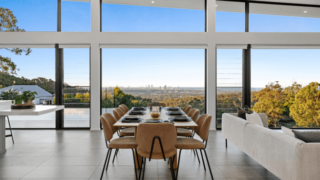 Dining With View of Surfer's Paradise